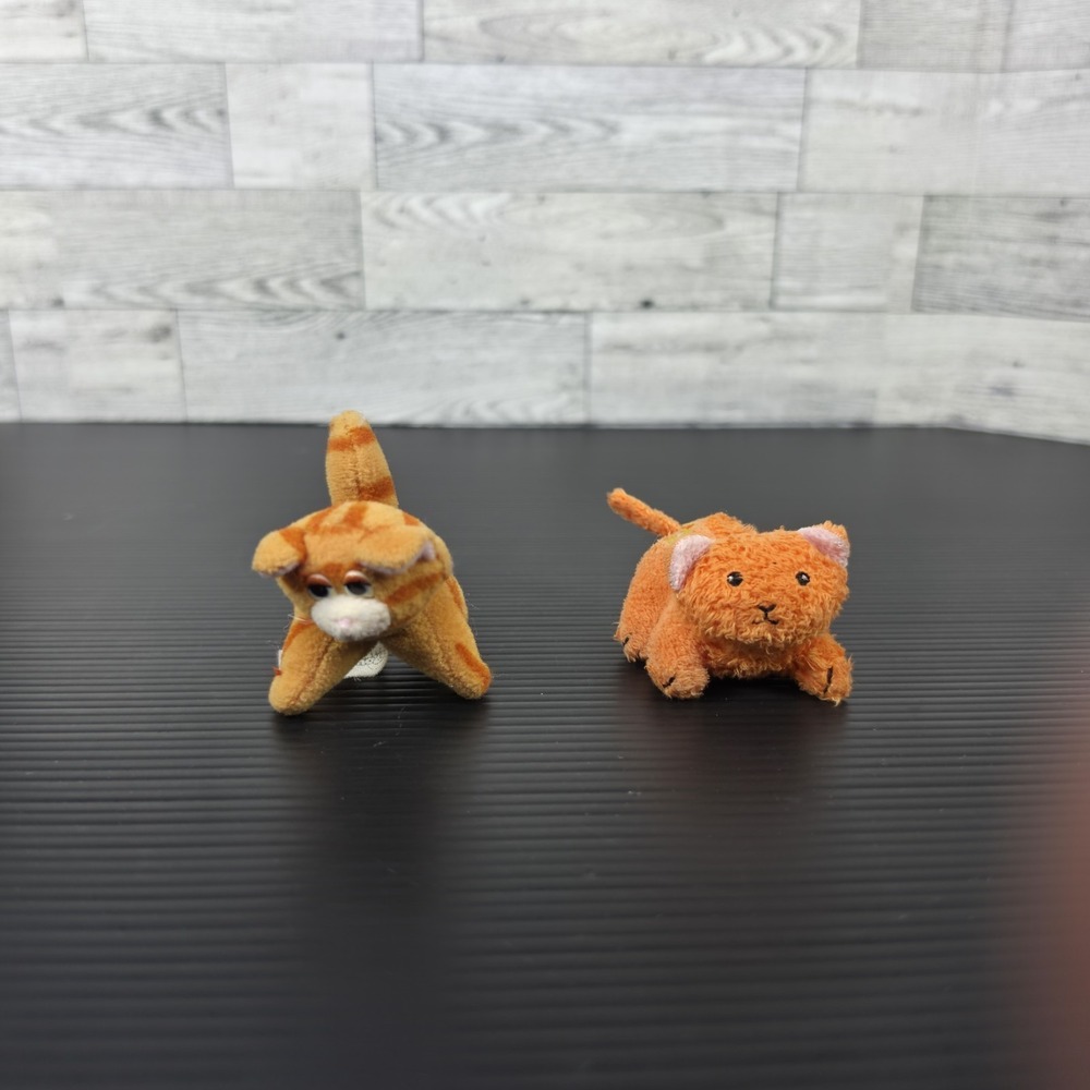 Vintage 1996 Pound Pur-r-ries miniature cats lot of 2